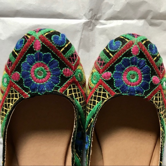 Sonoma Shoes - Like New Embroidered Ballet Flats
